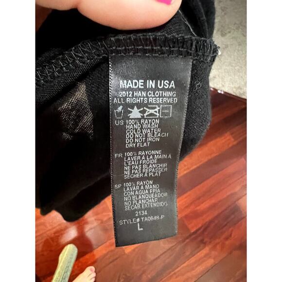 Roseville Black tank top with glittery heart on front, size Large - Picture 5 of 5